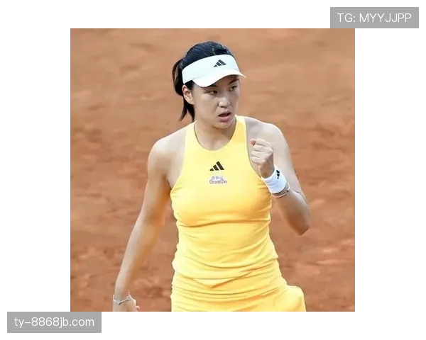 王欣瑜赛场外的生活竟然像个隐藏的大明星，谁想到她手机壕气爆棚？