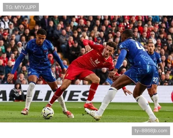 切尔西防线磨合仍不稳定，对赛季走势形成制约，表现受限局面显现